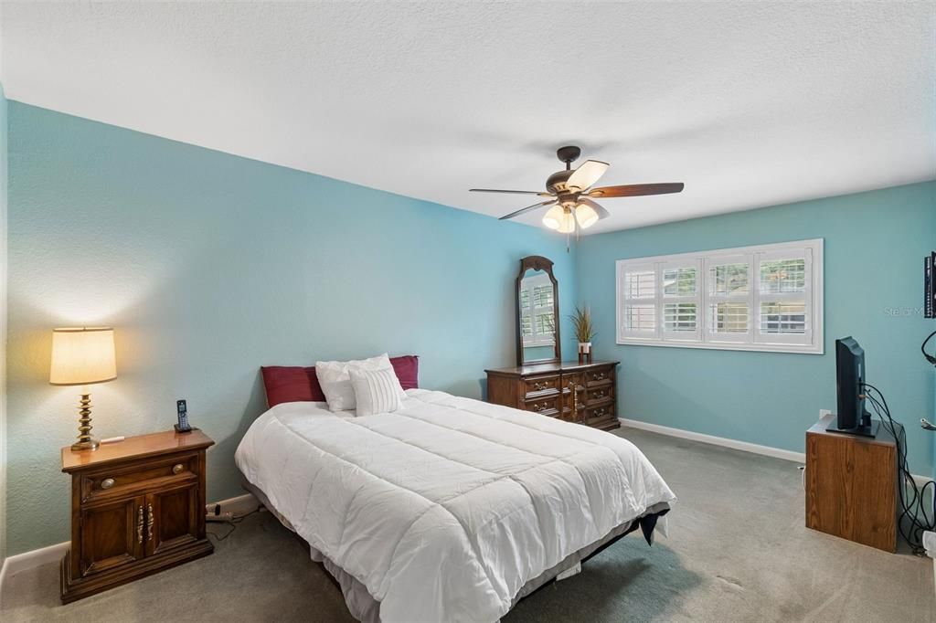 Active With Contract: $165,900 (2 beds, 2 baths, 1446 Square Feet)