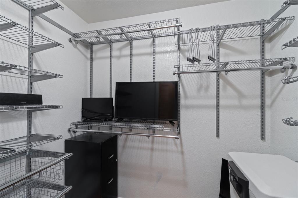 Active With Contract: $165,900 (2 beds, 2 baths, 1446 Square Feet)