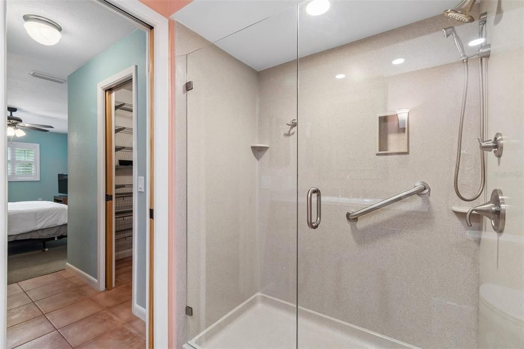 Active With Contract: $165,900 (2 beds, 2 baths, 1446 Square Feet)