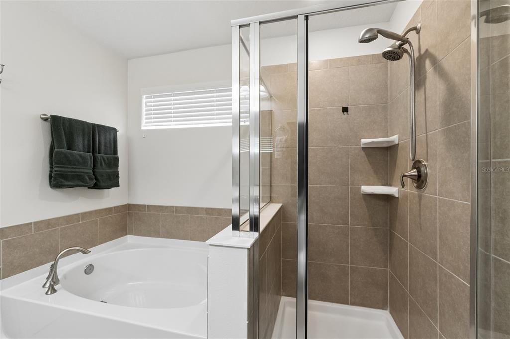 En Venta: $465,000 (4 camas, 2 baños, 2091 Pies cuadrados)