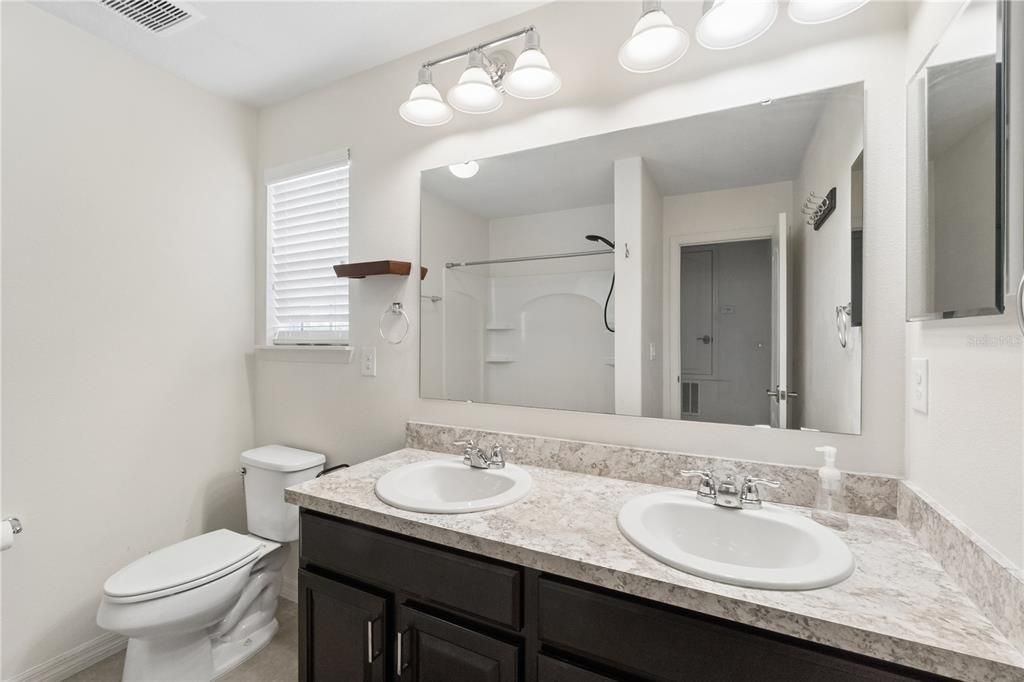En Venta: $465,000 (4 camas, 2 baños, 2091 Pies cuadrados)
