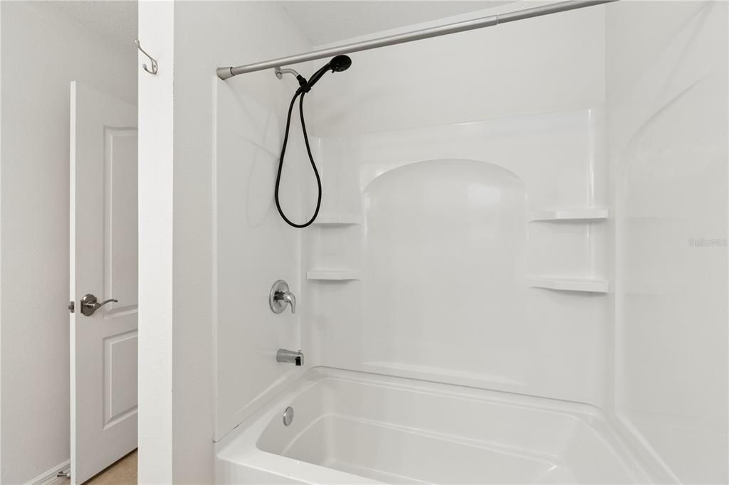En Venta: $465,000 (4 camas, 2 baños, 2091 Pies cuadrados)