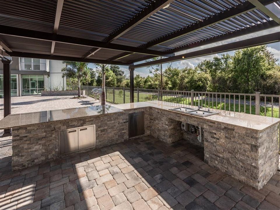 For Rent: $1,681 (1 beds, 1 baths, 740 Square Feet)