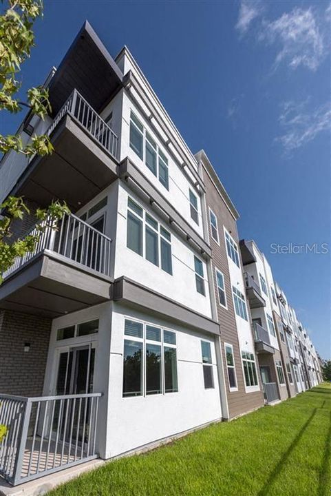 For Rent: $1,681 (1 beds, 1 baths, 740 Square Feet)