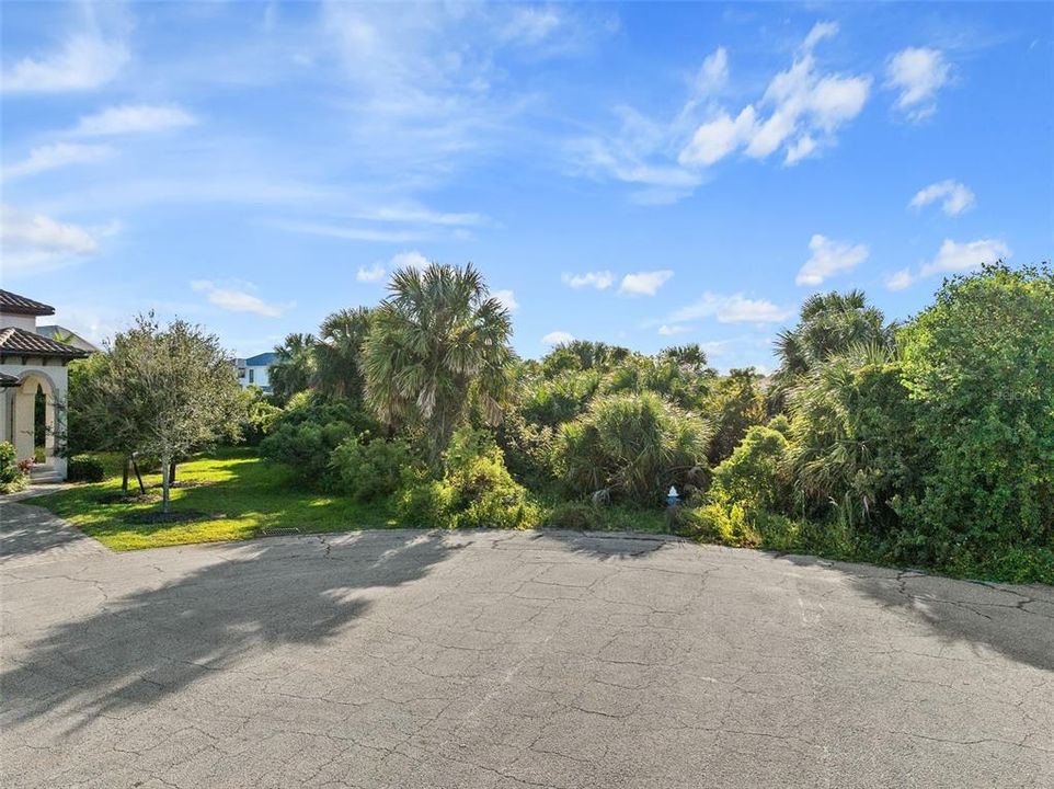 待售: $189,000 (0.23 acres)