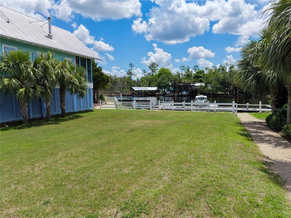 En Venta: $325,000 (0.08 acres)