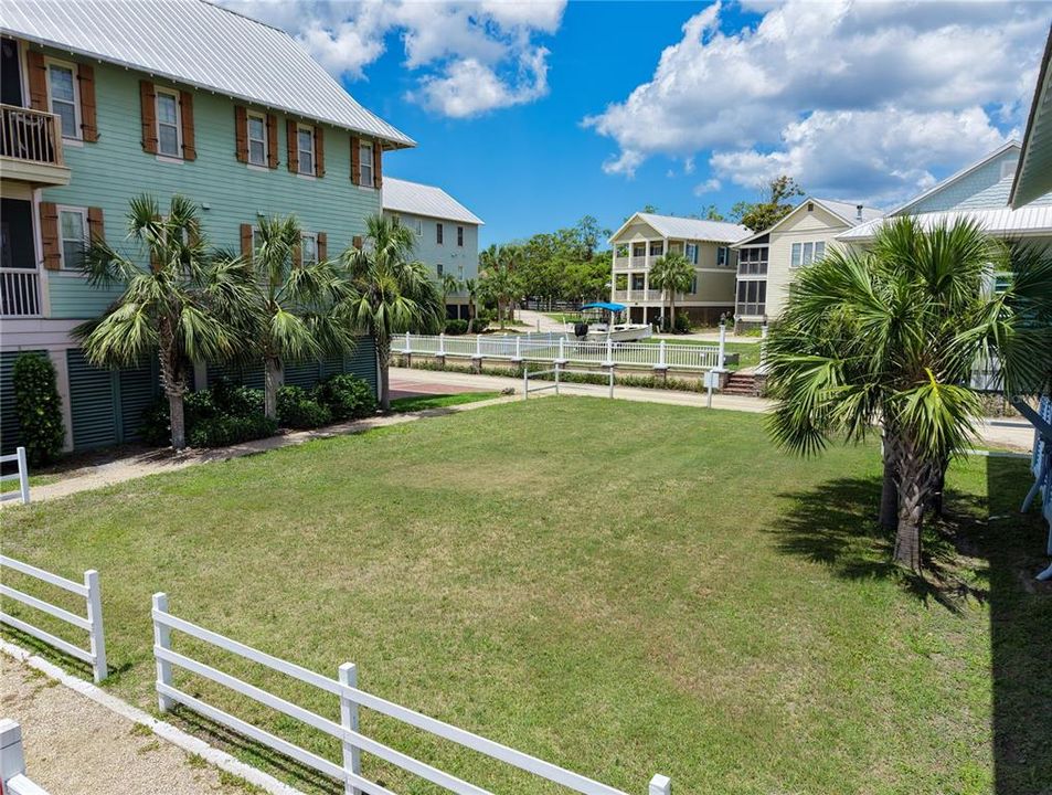 En Venta: $325,000 (0.08 acres)