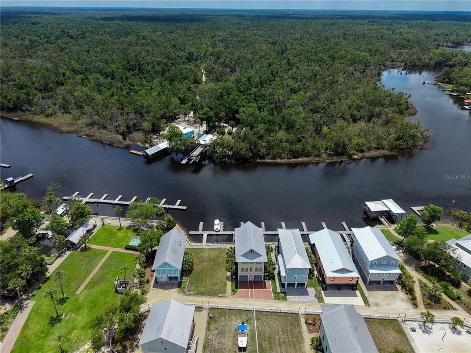En Venta: $325,000 (0.08 acres)