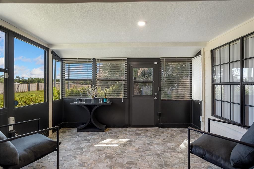 En Venta: $329,900 (2 camas, 2 baños, 1298 Pies cuadrados)