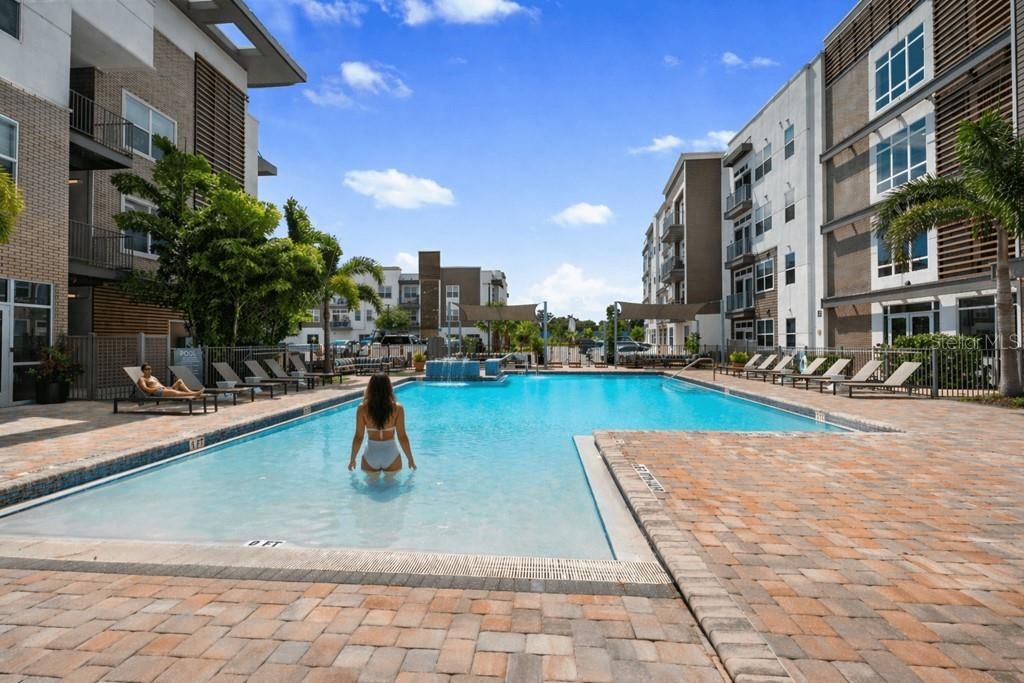For Rent: $2,219 (3 beds, 2 baths, 1309 Square Feet)