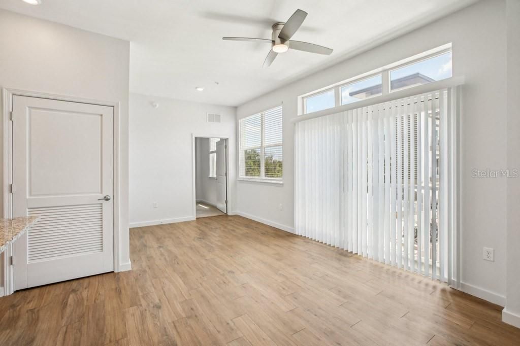 For Rent: $2,219 (3 beds, 2 baths, 1309 Square Feet)
