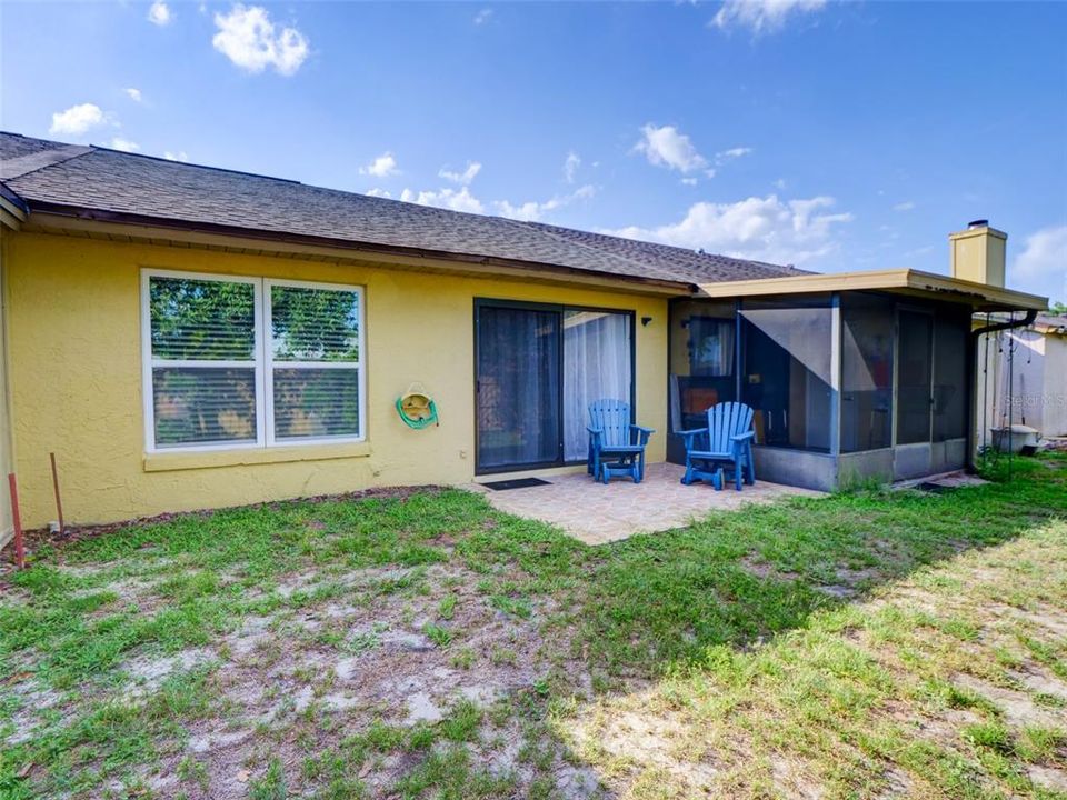 For Sale: $195,000 (1 beds, 1 baths, 703 Square Feet)