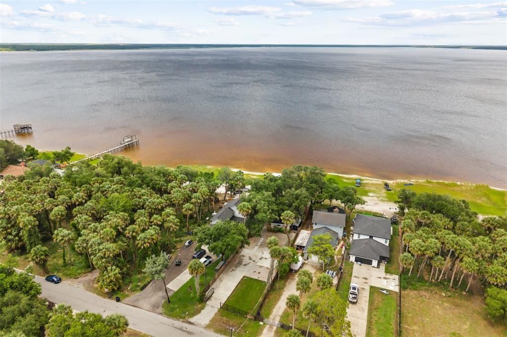 For Sale: $550,000 (2 beds, 2 baths, 1100 Square Feet)