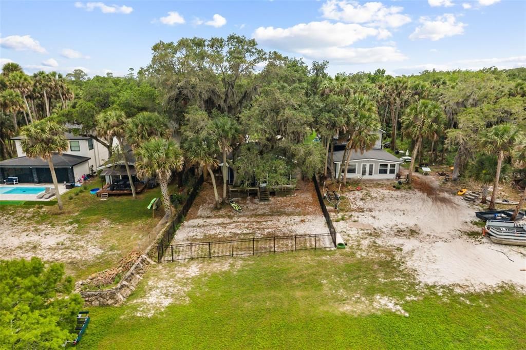 For Sale: $550,000 (2 beds, 2 baths, 1100 Square Feet)