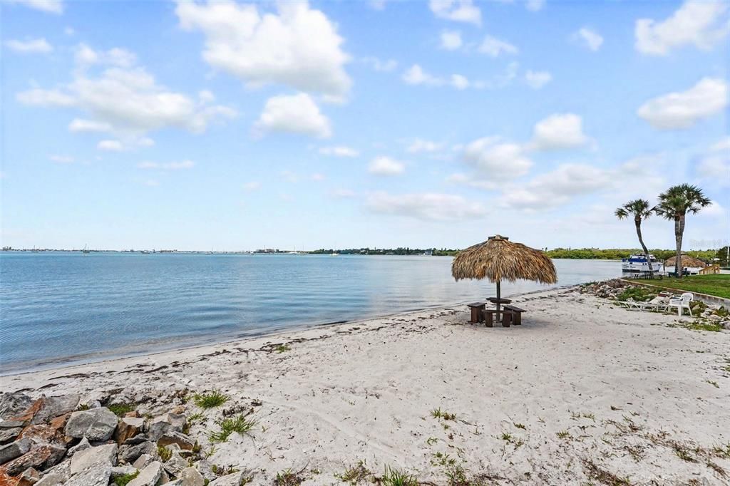 For Sale: $290,000 (3 beds, 2 baths, 1375 Square Feet)