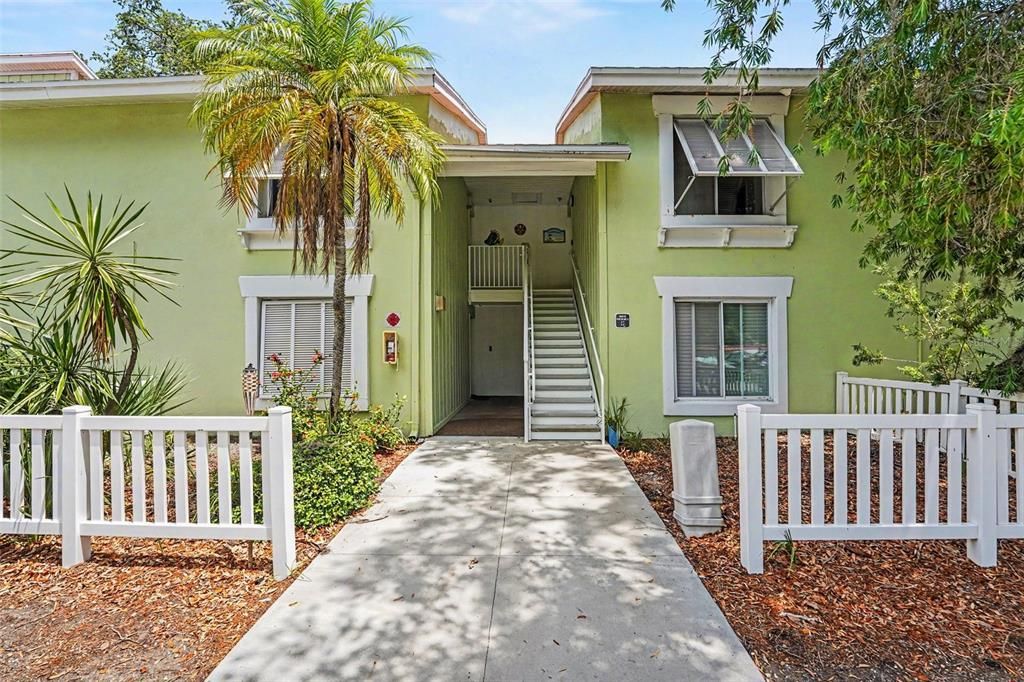 For Sale: $290,000 (3 beds, 2 baths, 1375 Square Feet)