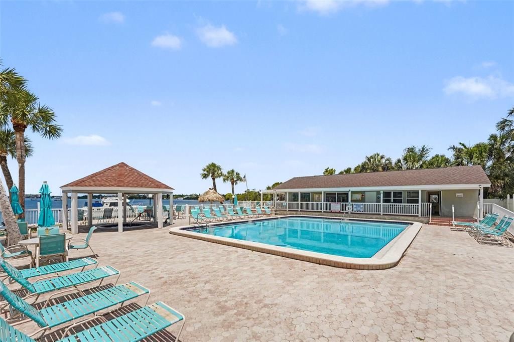 For Sale: $290,000 (3 beds, 2 baths, 1375 Square Feet)