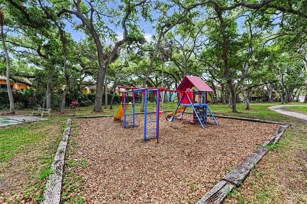 For Sale: $290,000 (3 beds, 2 baths, 1375 Square Feet)