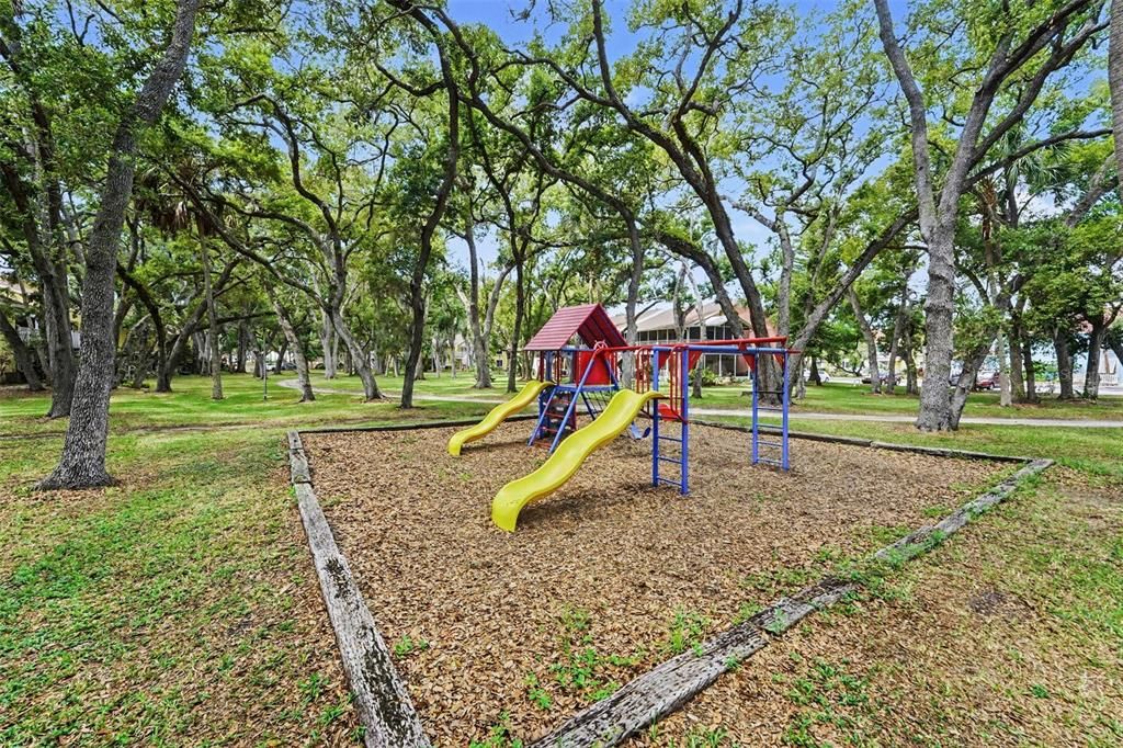 For Sale: $290,000 (3 beds, 2 baths, 1375 Square Feet)