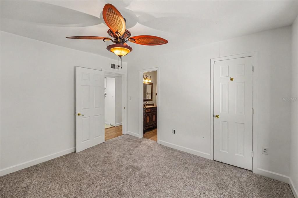 For Sale: $290,000 (3 beds, 2 baths, 1375 Square Feet)