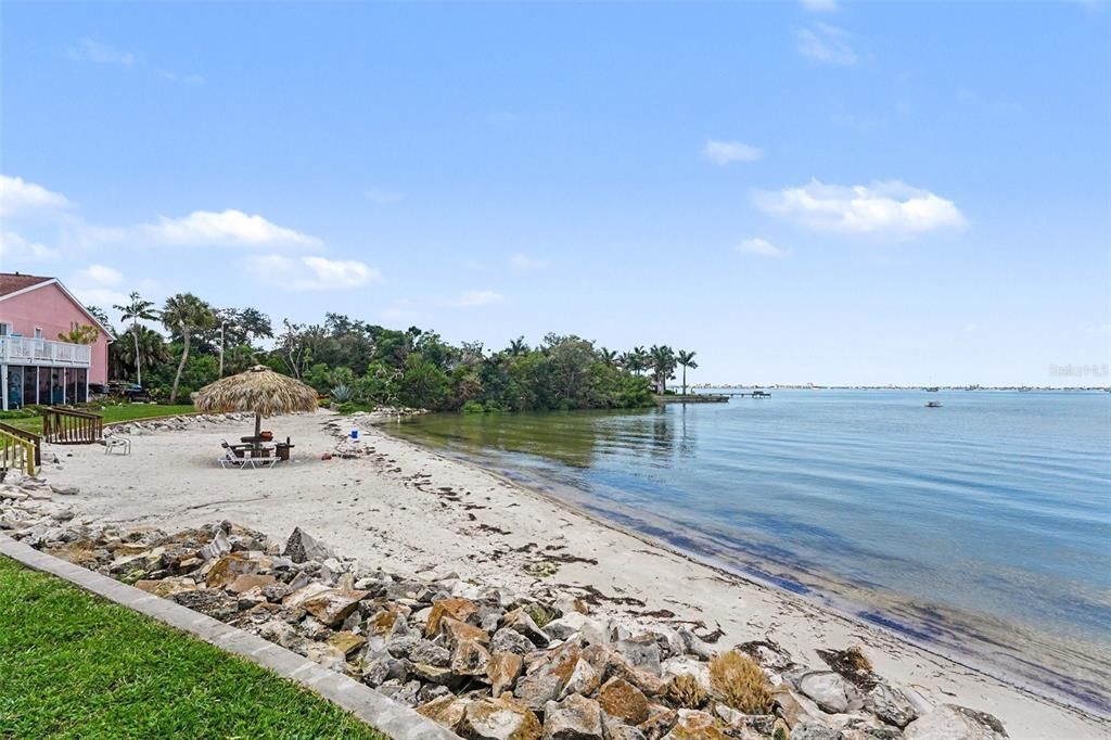 For Sale: $290,000 (3 beds, 2 baths, 1375 Square Feet)