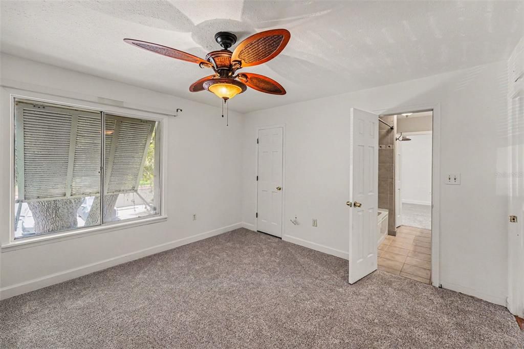 For Sale: $290,000 (3 beds, 2 baths, 1375 Square Feet)