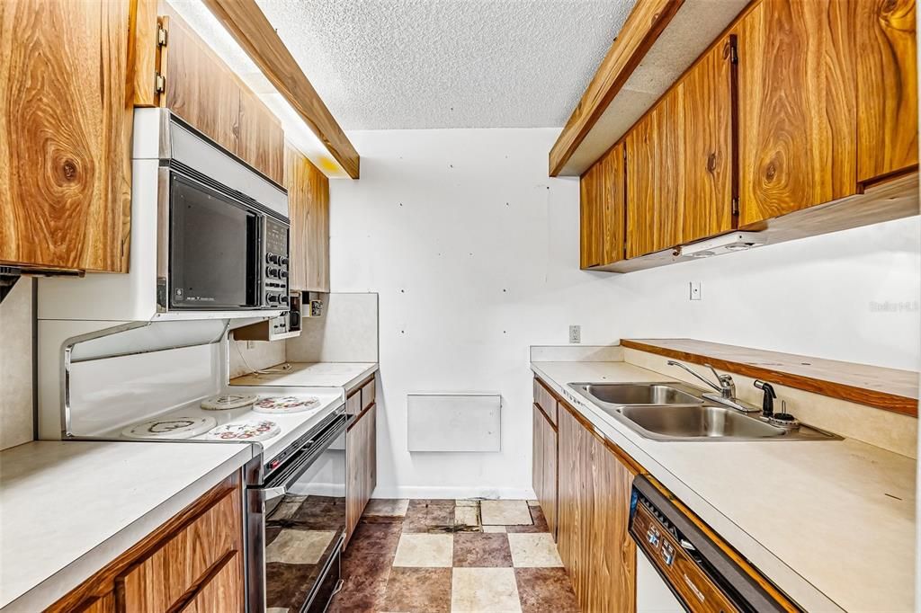 Под контрактом: $149,999 (2 спален, 2 ванн, 1344 Квадратных фут)