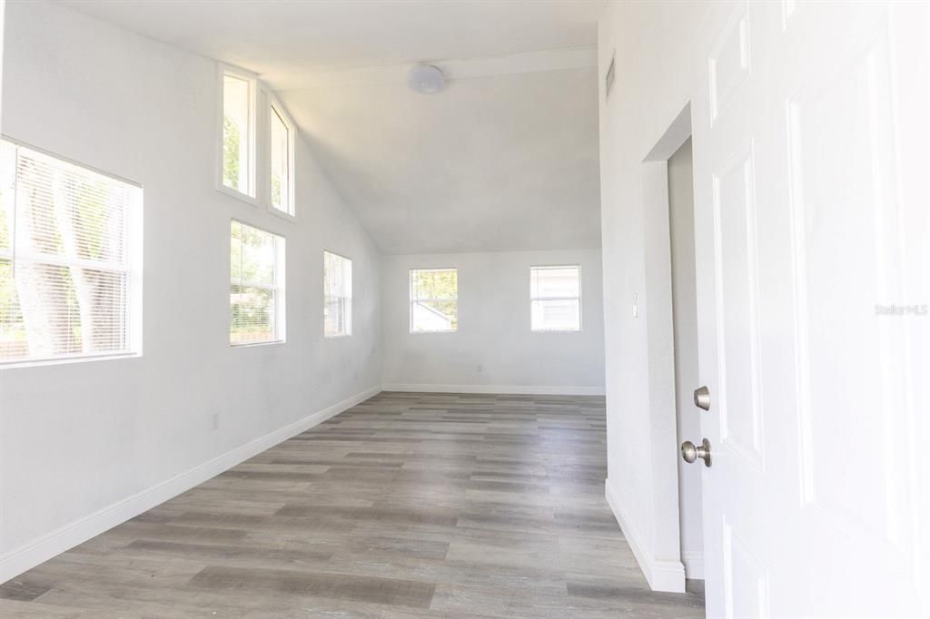 For Rent: $2,695 (3 beds, 2 baths, 1772 Square Feet)