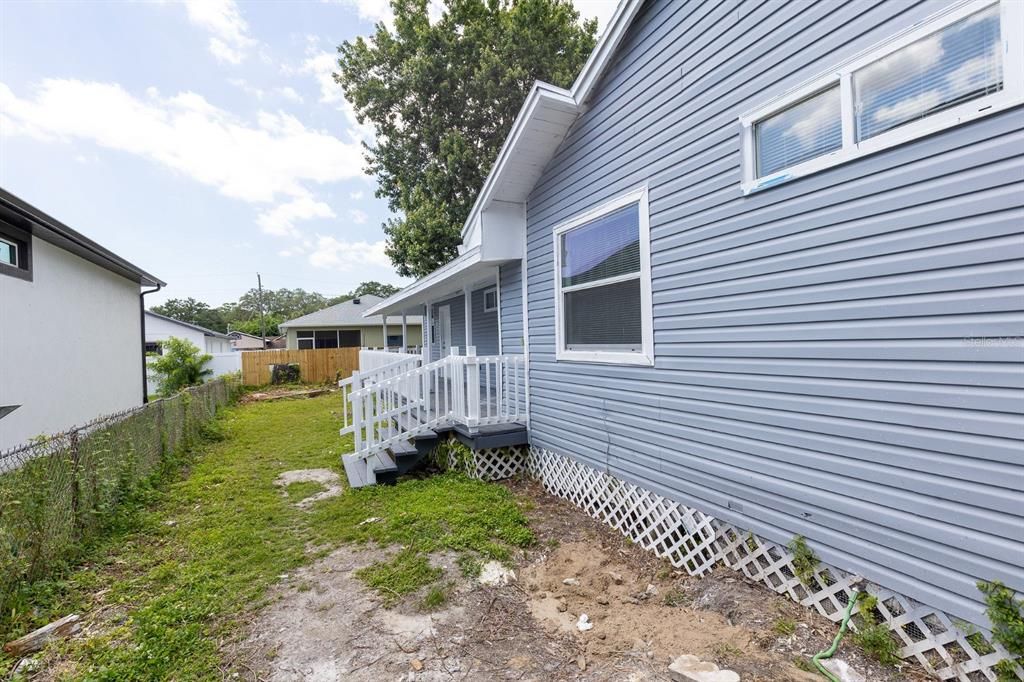 For Rent: $2,695 (3 beds, 2 baths, 1772 Square Feet)