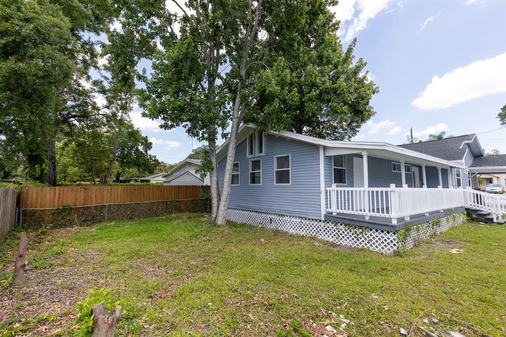 For Rent: $2,695 (3 beds, 2 baths, 1772 Square Feet)
