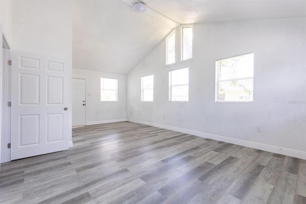 For Rent: $2,695 (3 beds, 2 baths, 1772 Square Feet)