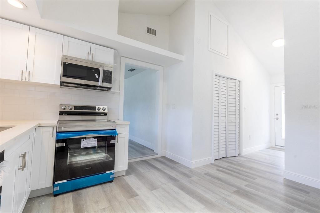 For Rent: $2,695 (3 beds, 2 baths, 1772 Square Feet)