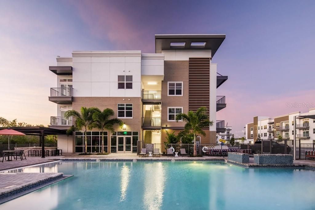 For Rent: $1,854 (2 beds, 2 baths, 978 Square Feet)
