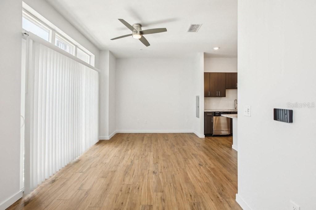 For Rent: $1,854 (2 beds, 2 baths, 978 Square Feet)