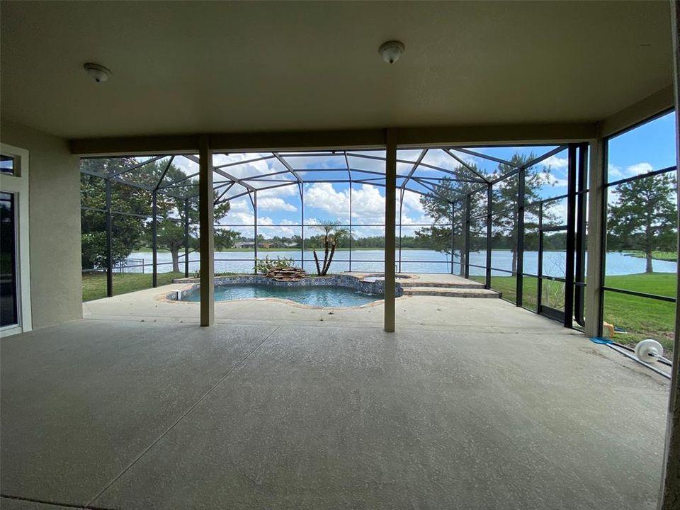 Activo con contrato: $879,000 (4 camas, 3 baños, 3352 Pies cuadrados)