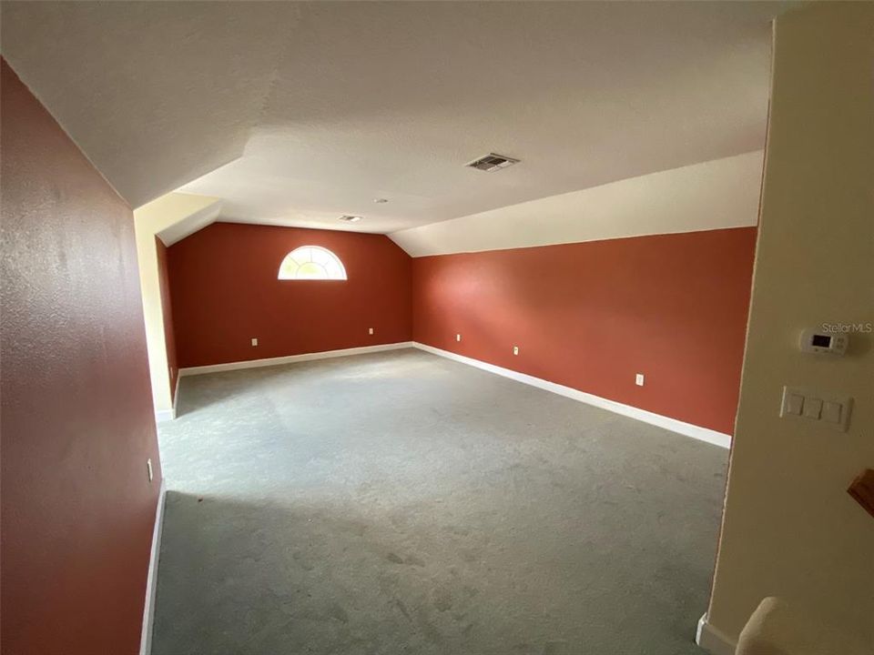 Activo con contrato: $879,000 (4 camas, 3 baños, 3352 Pies cuadrados)
