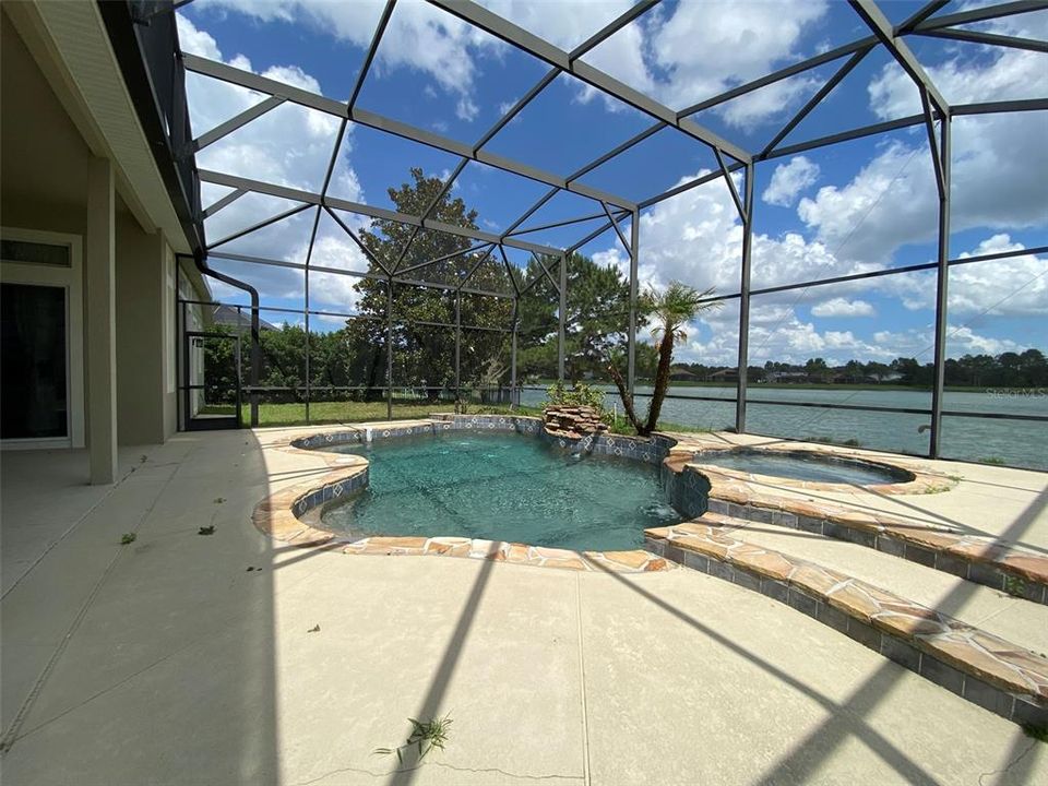 Activo con contrato: $879,000 (4 camas, 3 baños, 3352 Pies cuadrados)