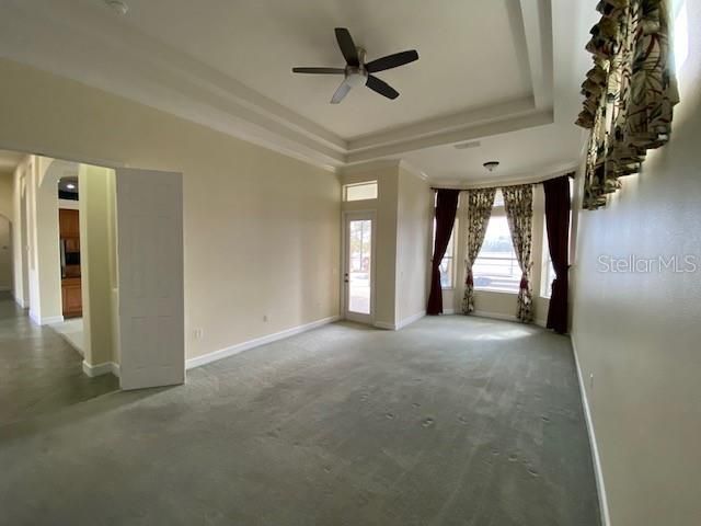 Activo con contrato: $879,000 (4 camas, 3 baños, 3352 Pies cuadrados)