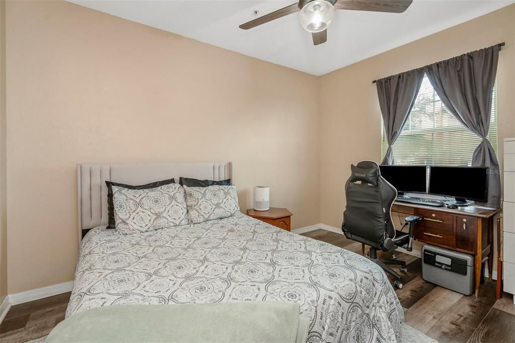 For Sale: $165,000 (1 beds, 1 baths, 672 Square Feet)