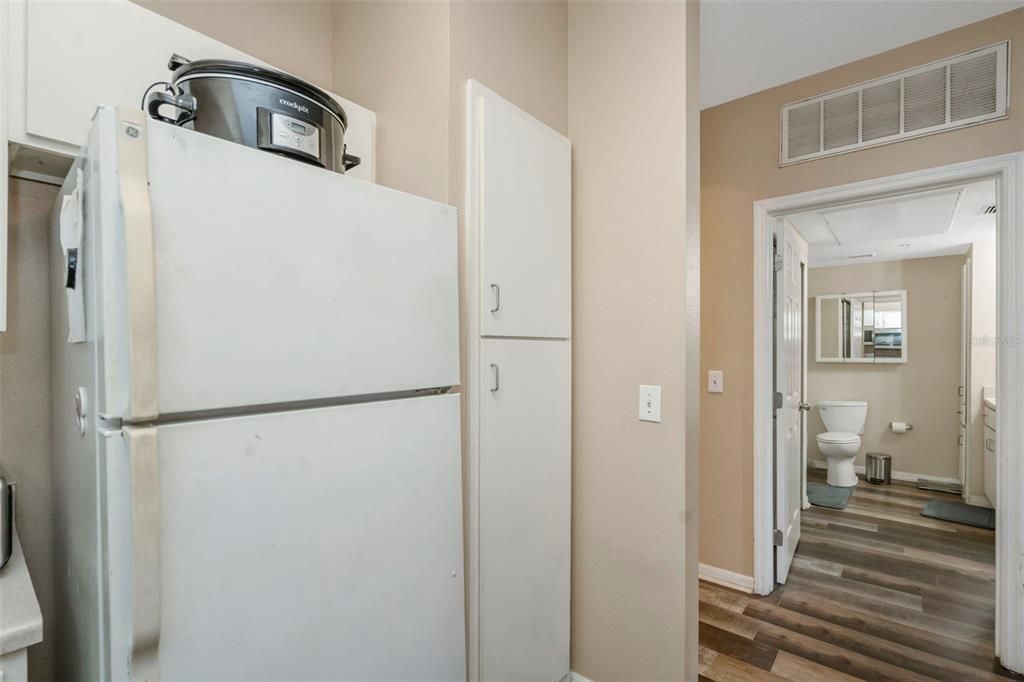 For Sale: $165,000 (1 beds, 1 baths, 672 Square Feet)
