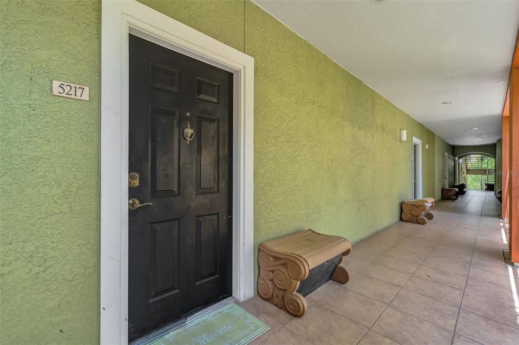 For Sale: $165,000 (1 beds, 1 baths, 672 Square Feet)