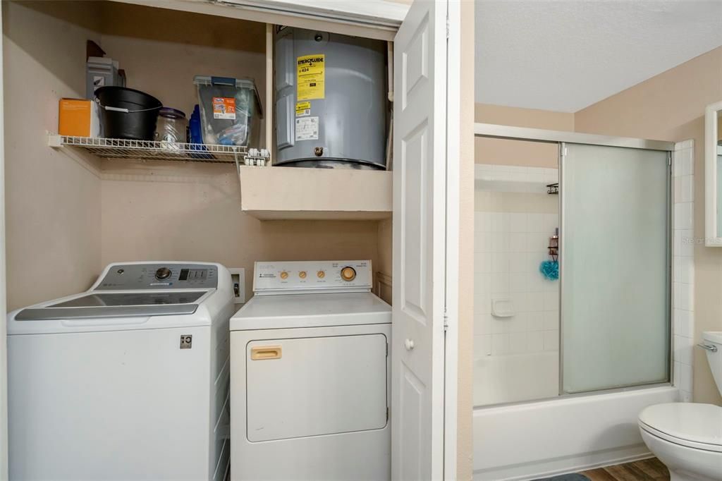 For Sale: $165,000 (1 beds, 1 baths, 672 Square Feet)