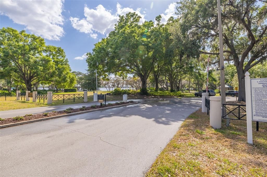 For Sale: $375,000 (2 beds, 2 baths, 1750 Square Feet)