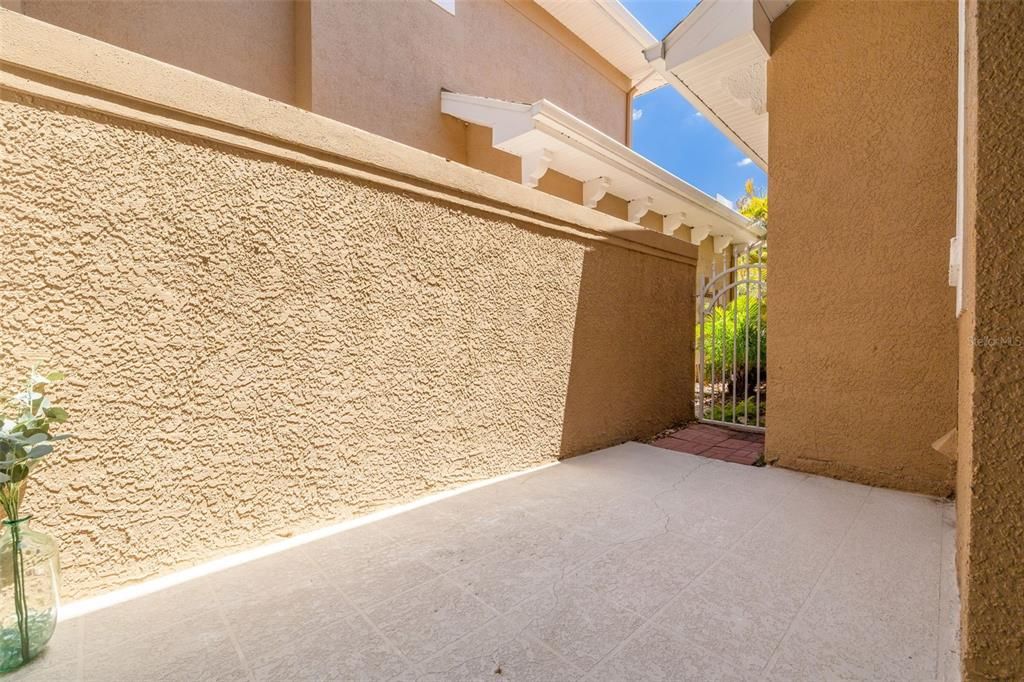 For Sale: $375,000 (2 beds, 2 baths, 1750 Square Feet)