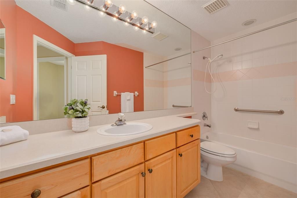 For Sale: $375,000 (2 beds, 2 baths, 1750 Square Feet)