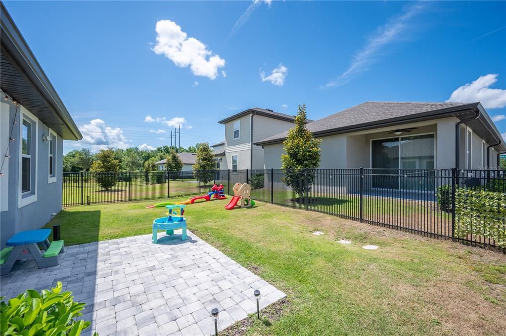 For Sale: $399,900 (3 beds, 2 baths, 1570 Square Feet)