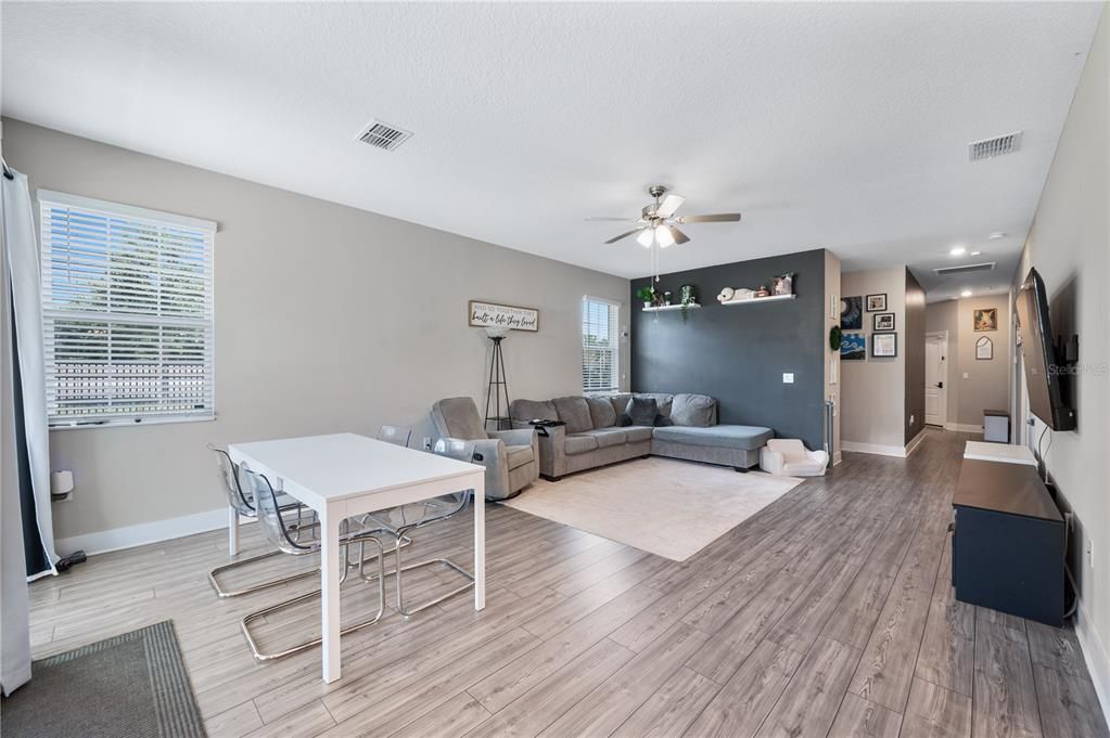For Sale: $399,900 (3 beds, 2 baths, 1570 Square Feet)