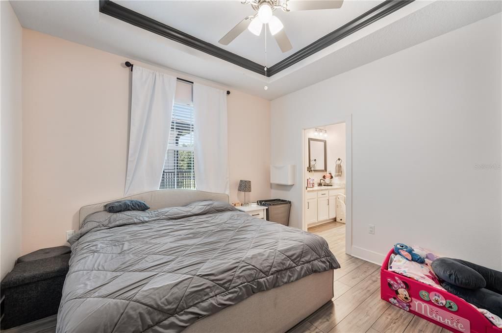 For Sale: $399,900 (3 beds, 2 baths, 1570 Square Feet)
