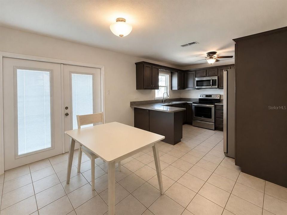 Active With Contract: $250,000 (3 beds, 2 baths, 1176 Square Feet)