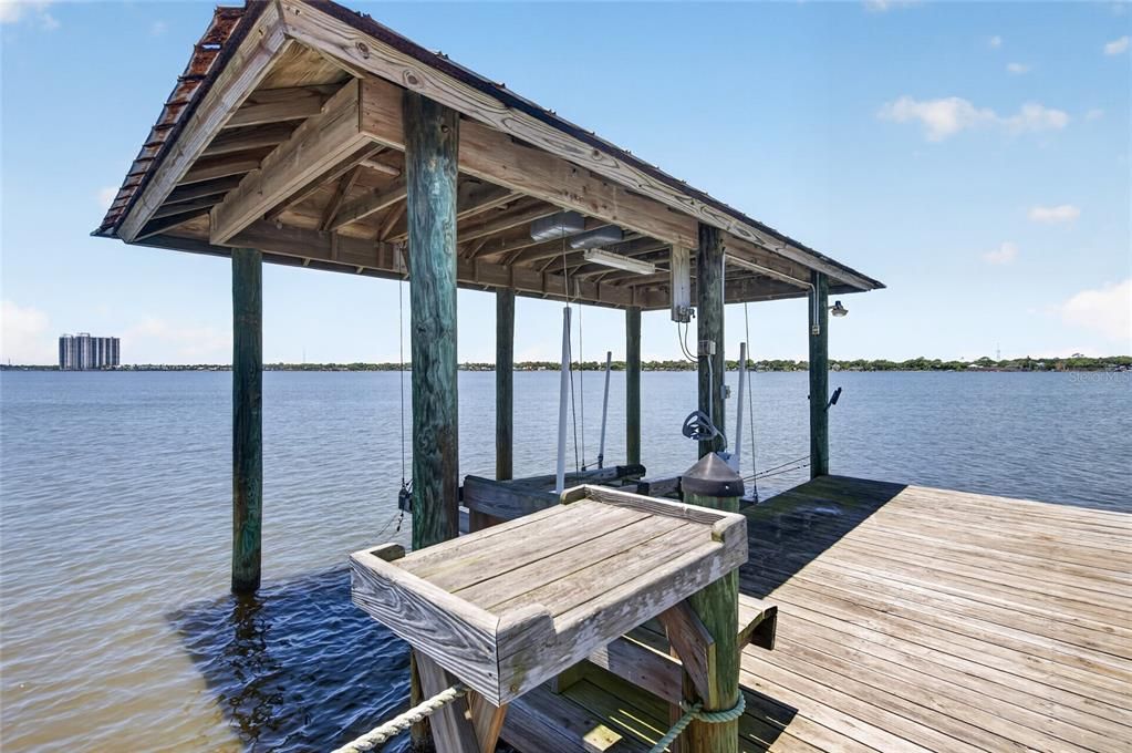 For Sale: $1,050,000 (4 beds, 3 baths, 1576 Square Feet)